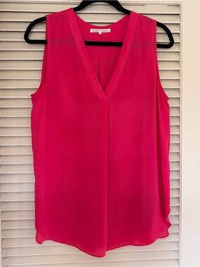Violet & Claire Vibrant Pink V-Neck Sleeveless Camisole